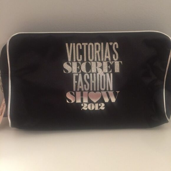 Victoria Secret Fashion‎ Show Makeup Bag w/brushes